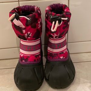 Sorel toddler snow boots. Lightly worn, great condition. Amazing snow boots!